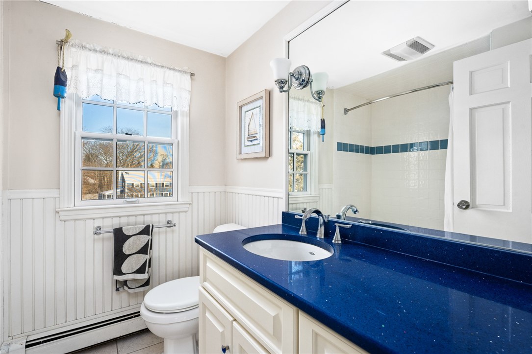 27 Lee Road Barrington, RI 02806 - Photo 19 of 22 chidlren's bath