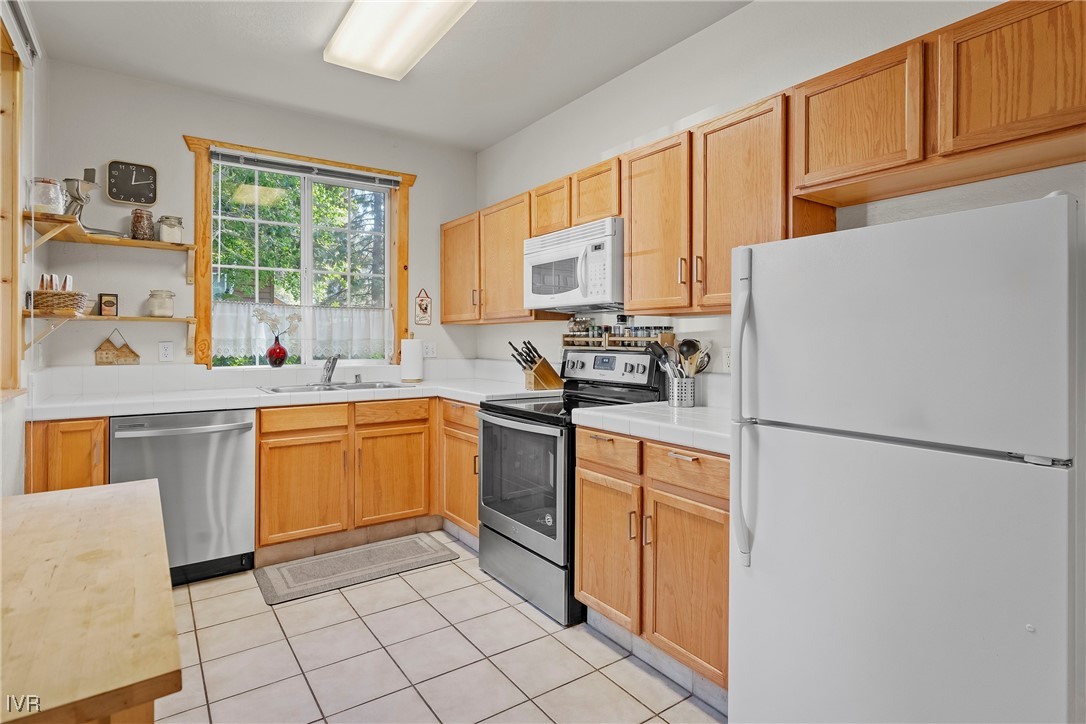 915 Incline Way, Unit 201 Incline Village, NV 89451 - Photo 4 of 22 Gallery Image 4