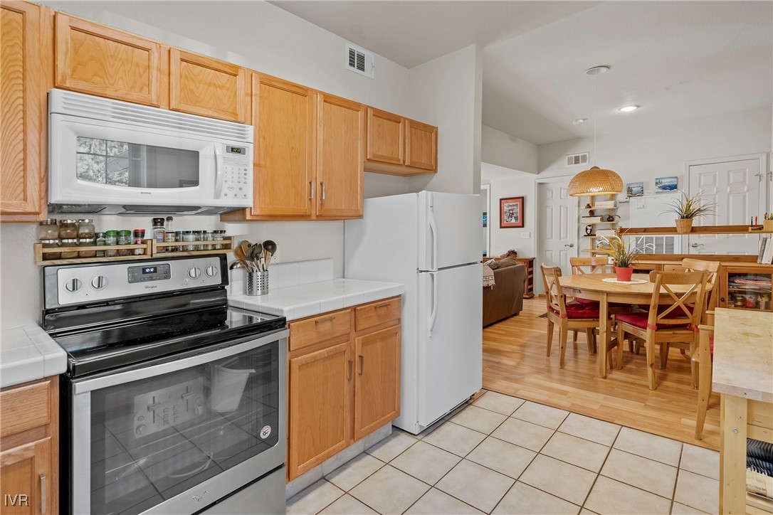 915 Incline Way, Unit 201 Incline Village, NV 89451 - Photo 10 of 22 Gallery Image 10