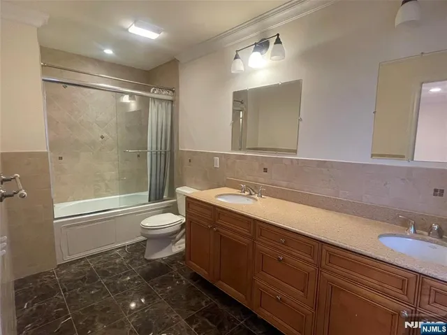 $5,000 | 434 B 7th Street, Unit B, Palisades Park, NJ 07650