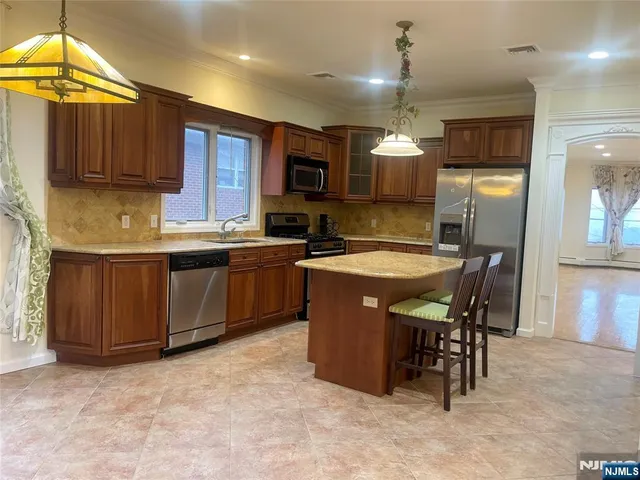 $5,000 | 434 B 7th Street, Unit B, Palisades Park, NJ 07650