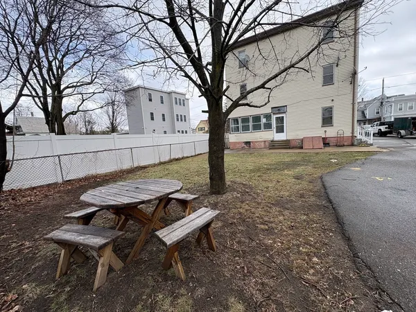 $1,750 | 131 5th Street, Unit 3L, Leominster, MA 01453