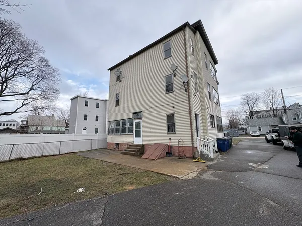 $1,750 | 131 5th Street, Unit 3L, Leominster, MA 01453