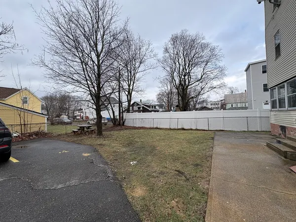 $1,750 | 131 5th Street, Unit 3L, Leominster, MA 01453