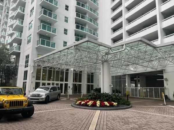$4,000 | 31 Southeast 5th Street, Unit 601, Miami, FL 33131