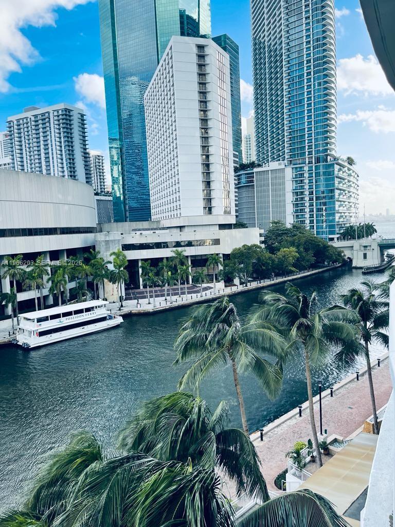 31 Southeast 5th Street, Unit 601 Miami, FL 33131 - Photo 3 of 22