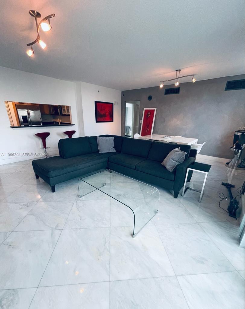 31 Southeast 5th Street, Unit 601 Miami, FL 33131 - Photo 5 of 22