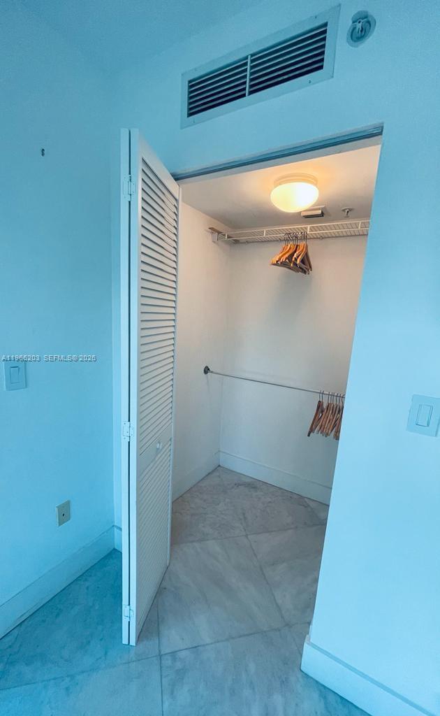 31 Southeast 5th Street, Unit 601 Miami, FL 33131 - Photo 9 of 22