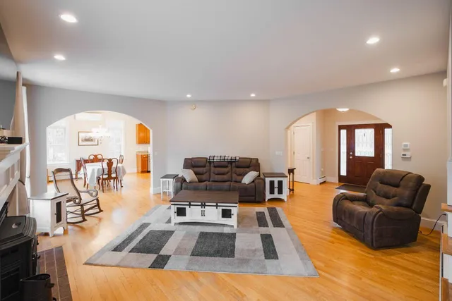 $830,000 | 18 Victoria Lane, Windham, ME 04062