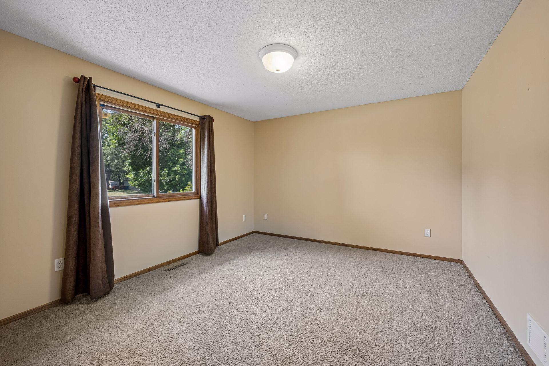 11824 West River Road Champlin, MN 55316 - Photo 17 of 35