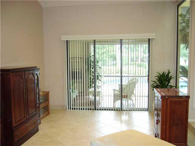 3403 Island Road Cooper City, FL 33026 - Photo 9 of 25 Living Room