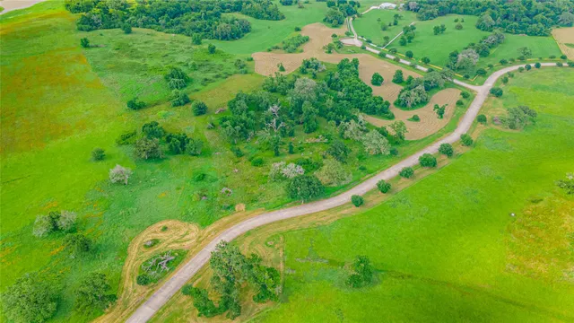 $199,900 | 7 Lake Victoria Drive, Navasota, TX 77868