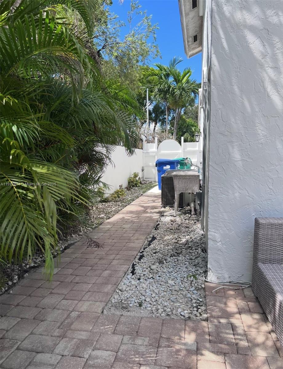 624 Northeast 205th Terrace Miami, FL 33179 - Photo 9 of 10 a view of a backyard with plants