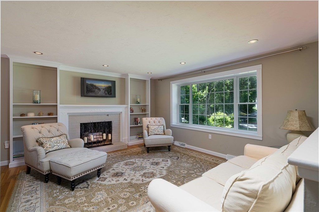 19 Juniper Brook Road Northborough, MA 01532 - Photo 3 of 29 Gallery Image 3