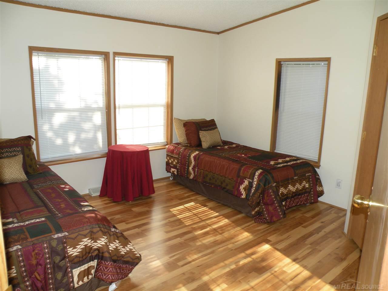 7199 Lakeshore Road Palms, MI 48465 - Photo 6 of 31 31301551-5.JPG