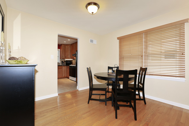 601 Spring Road Elmhurst, IL 60126 - Photo 3 of 17