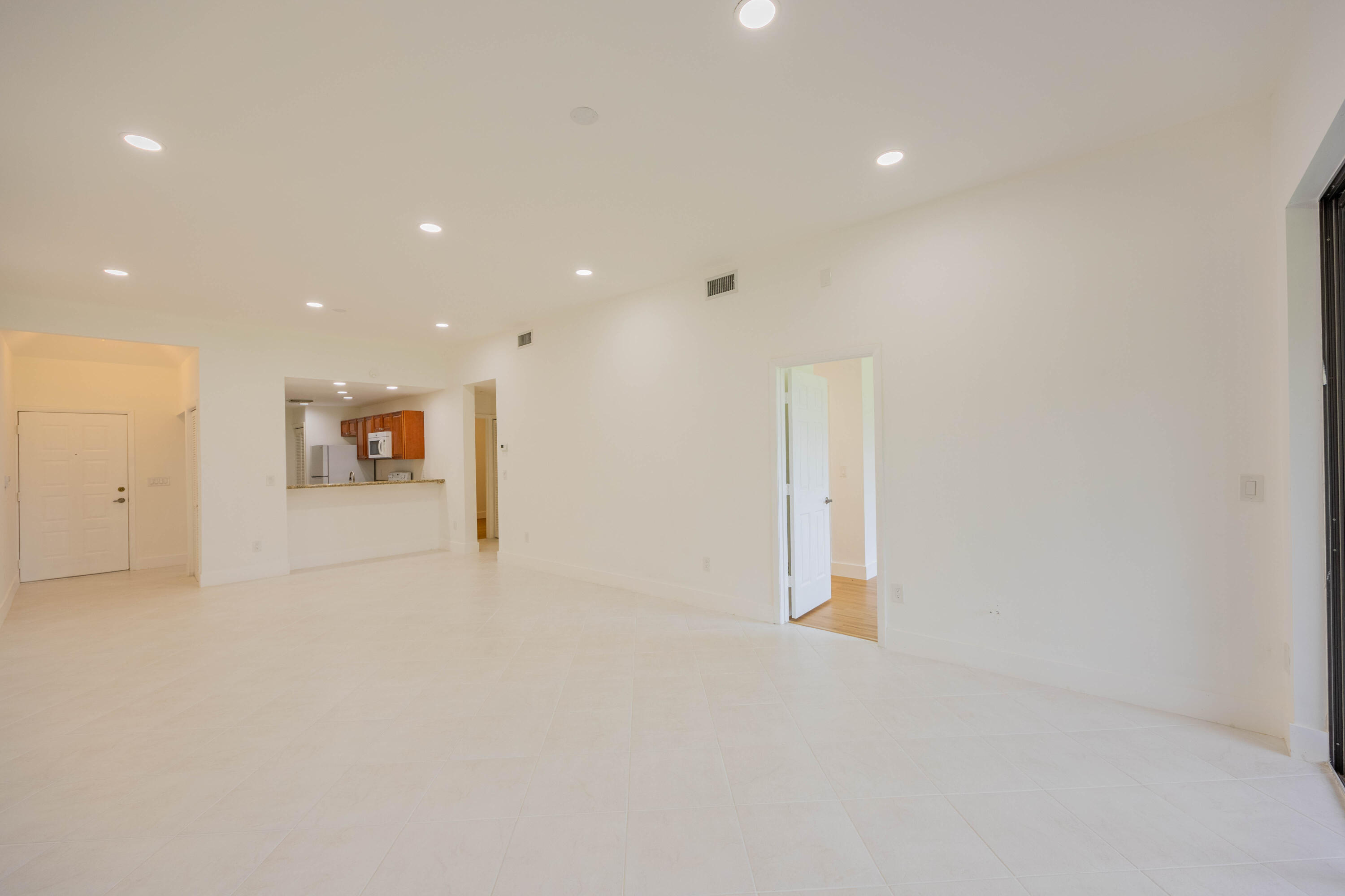7520 La Paz Boulevard, Unit 104 Boca Raton, FL 33433 - Photo 20 of 56 7520 La Paz Blvd # 104_Pics_34_Ruesta_06