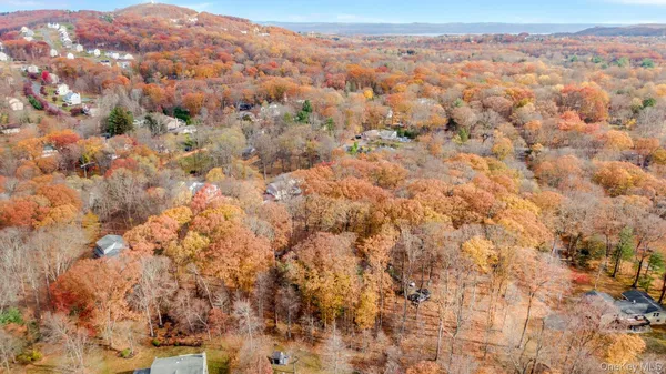 $889,000 | 3 Grey Beech Lane, Pomona, NY 10970