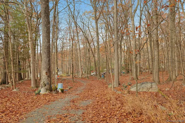 $889,000 | 3 Grey Beech Lane, Pomona, NY 10970