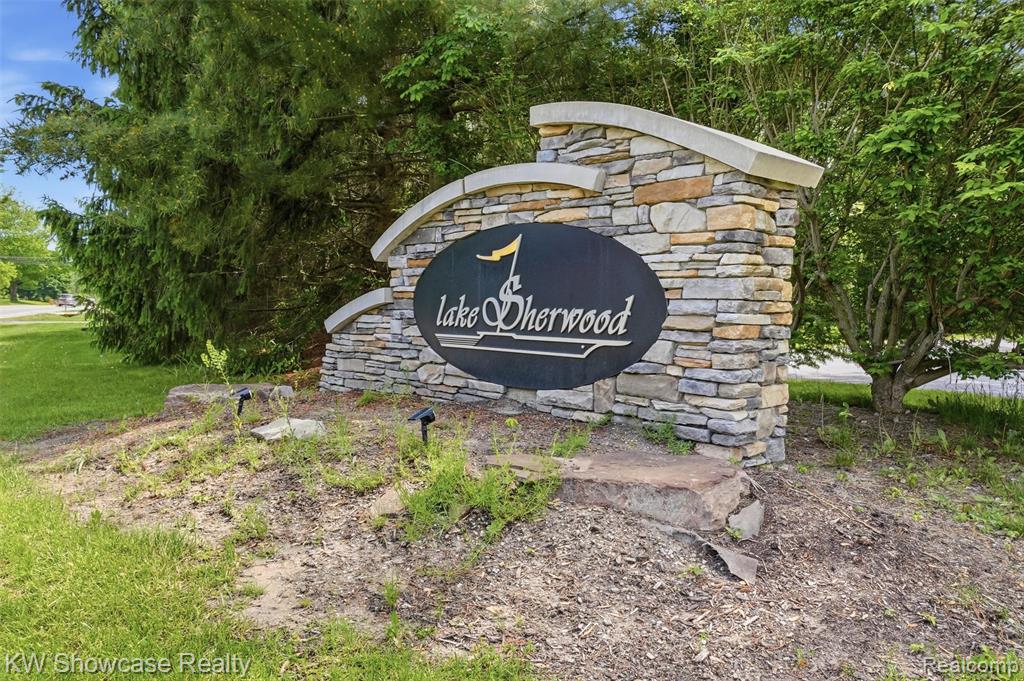 3345 East Commerce Road Commerce Township, MI 48382 - Photo 11 of 51