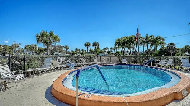 $299,000 | 200 The Esplanade North, Unit B2, Venice, FL 34285