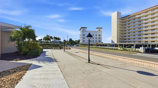 $299,000 | 200 The Esplanade North, Unit B2, Venice, FL 34285