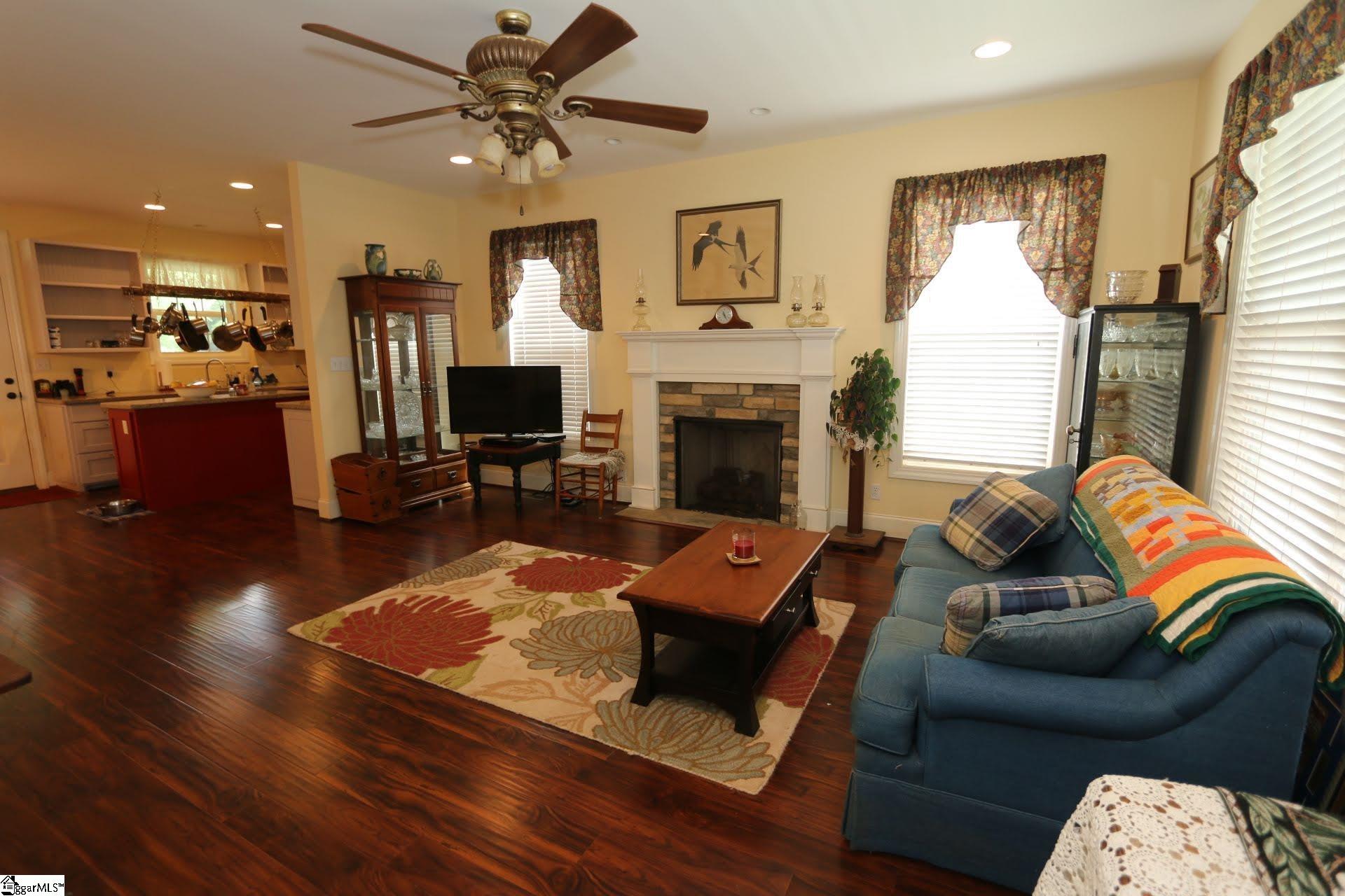 1281 Inman Road Wellford, SC 29385 - Photo 4 of 19