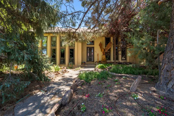 $975,000 | 521 Ridgecrest Avenue, White Rock, NM 87547