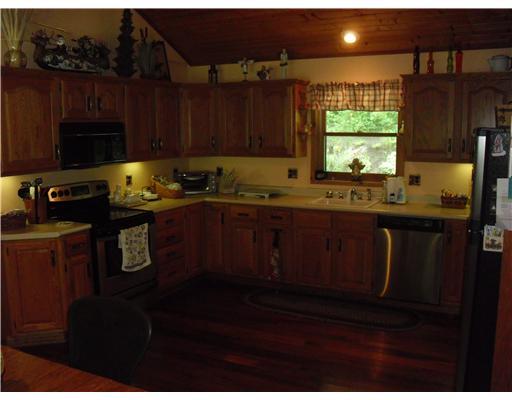 139 Fairfield Road Tarentum, PA 15084 - Photo 6 of 17 Kitchen.