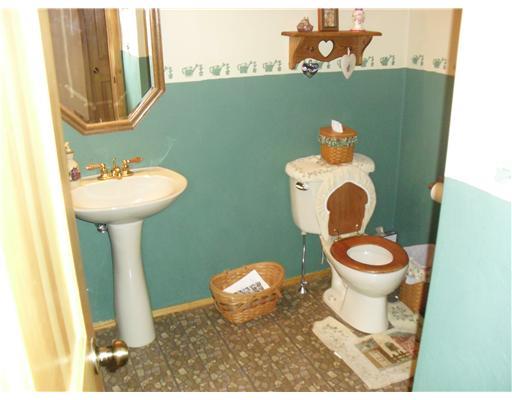 139 Fairfield Road Tarentum, PA 15084 - Photo 7 of 17 Partial Bath.