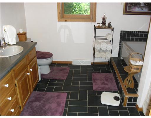 139 Fairfield Road Tarentum, PA 15084 - Photo 10 of 17 Full Bath.