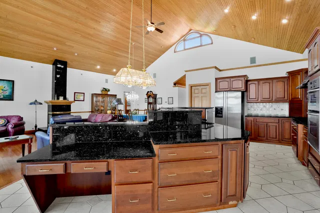 $1,199,000 | 707 Lake Shore Drive, Cadillac, MI 49601