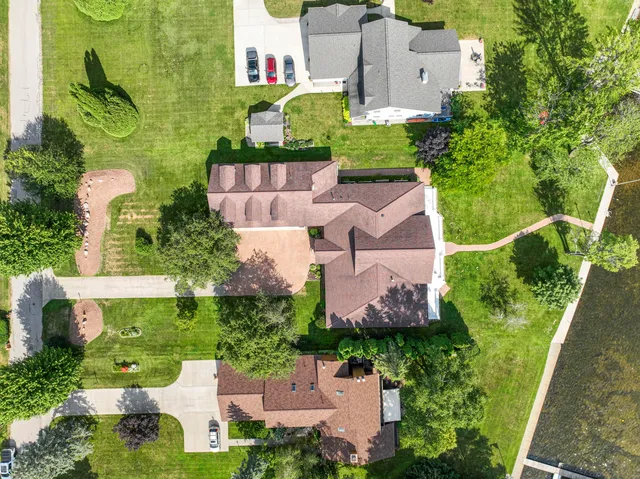 $1,199,000 | 707 Lake Shore Drive, Cadillac, MI 49601