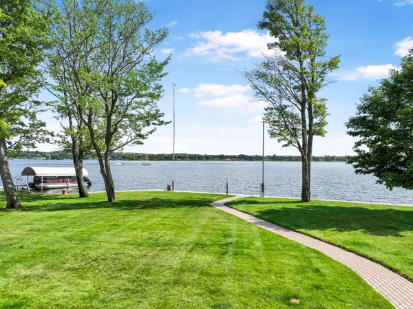 $1,199,000 | 707 Lake Shore Drive, Cadillac, MI 49601