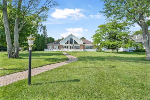 $1,199,000 | 707 Lake Shore Drive, Cadillac, MI 49601