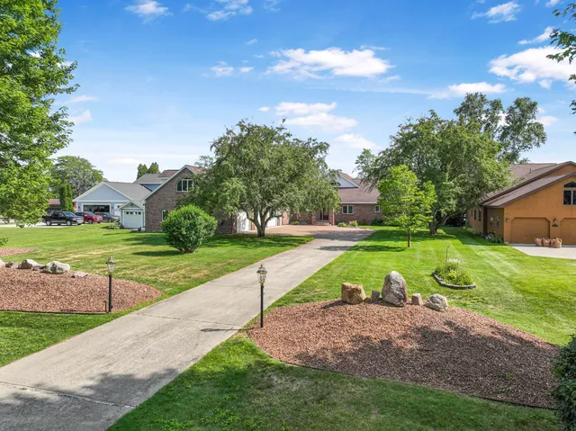 $1,199,000 | 707 Lake Shore Drive, Cadillac, MI 49601