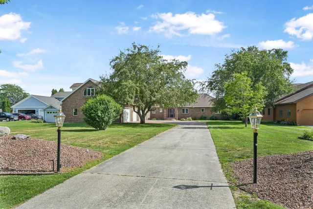 $1,199,000 | 707 Lake Shore Drive, Cadillac, MI 49601