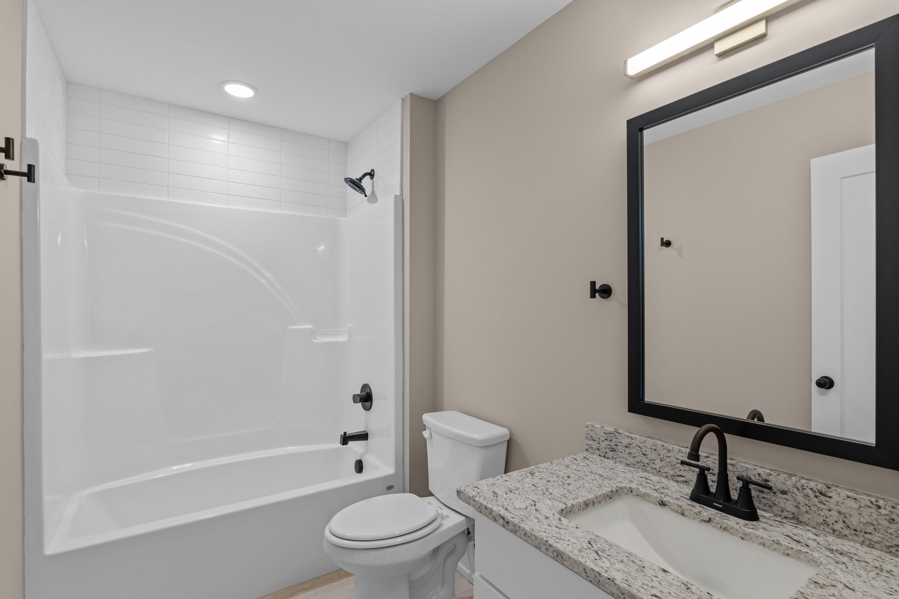 727 Ronaldsay Road Grovetown, GA 30813 - Photo 35 of 51 Upstairs Guest Bathroom
