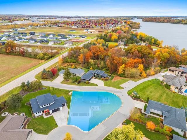 $849,900 | 837 River's Run, De Pere, WI 54115