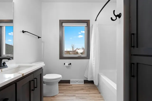 $849,900 | 837 River's Run, De Pere, WI 54115