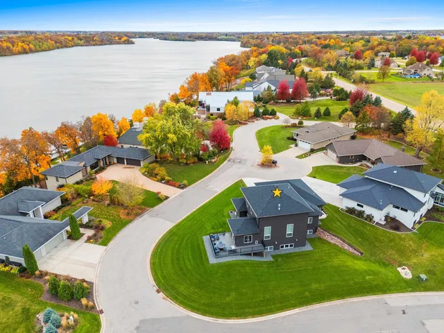 $849,900 | 837 River's Run, De Pere, WI 54115