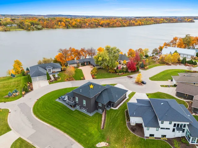 $849,900 | 837 River's Run, De Pere, WI 54115
