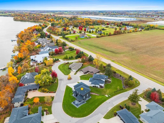 $849,900 | 837 River's Run, De Pere, WI 54115