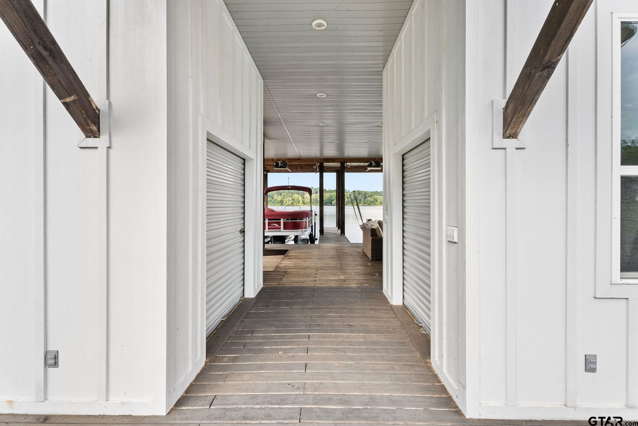 13235 Peninsula Road Whitehouse, TX 75791 - Photo 37 of 48 a view of hallway