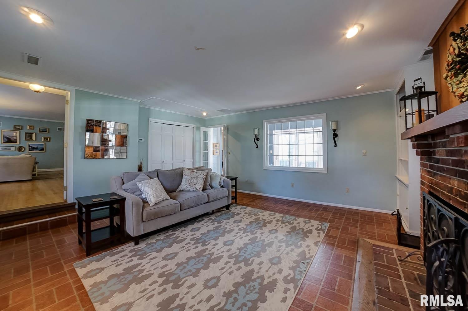 1550 Cherry Road Springfield, IL 62704 - Photo 12 of 50