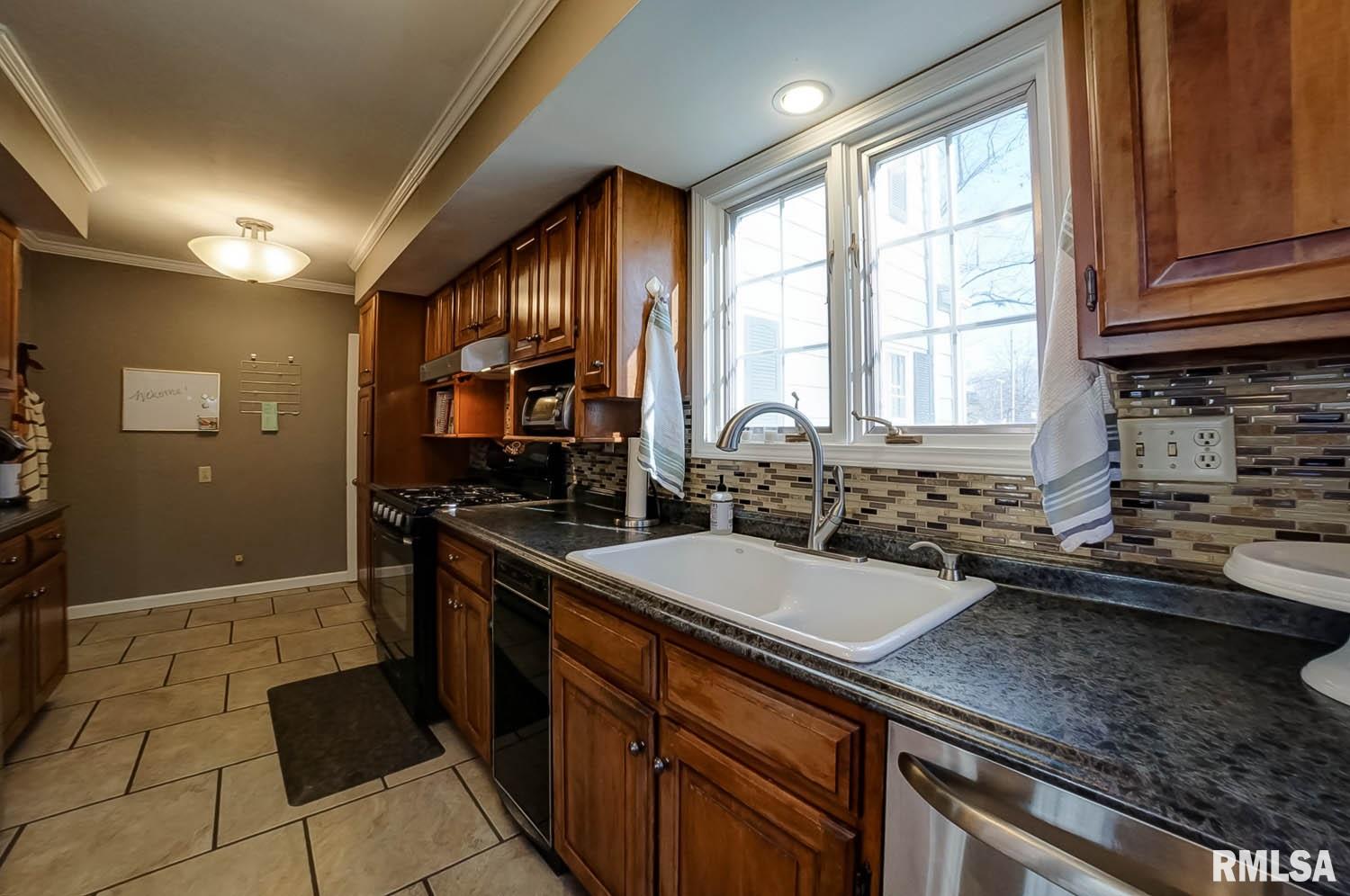1550 Cherry Road Springfield, IL 62704 - Photo 27 of 50
