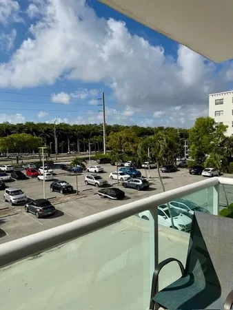 $1,900 | 2841 Northeast 163rd Street, Unit 306, North Miami Beach, FL 33160