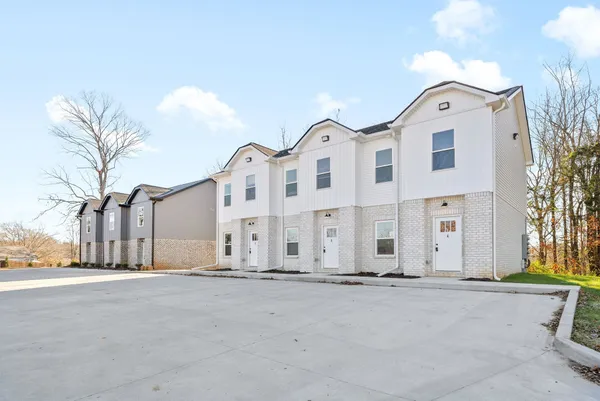 $1,050 | 1660 Golf Club Lane, Unit F, Clarksville, TN 37043