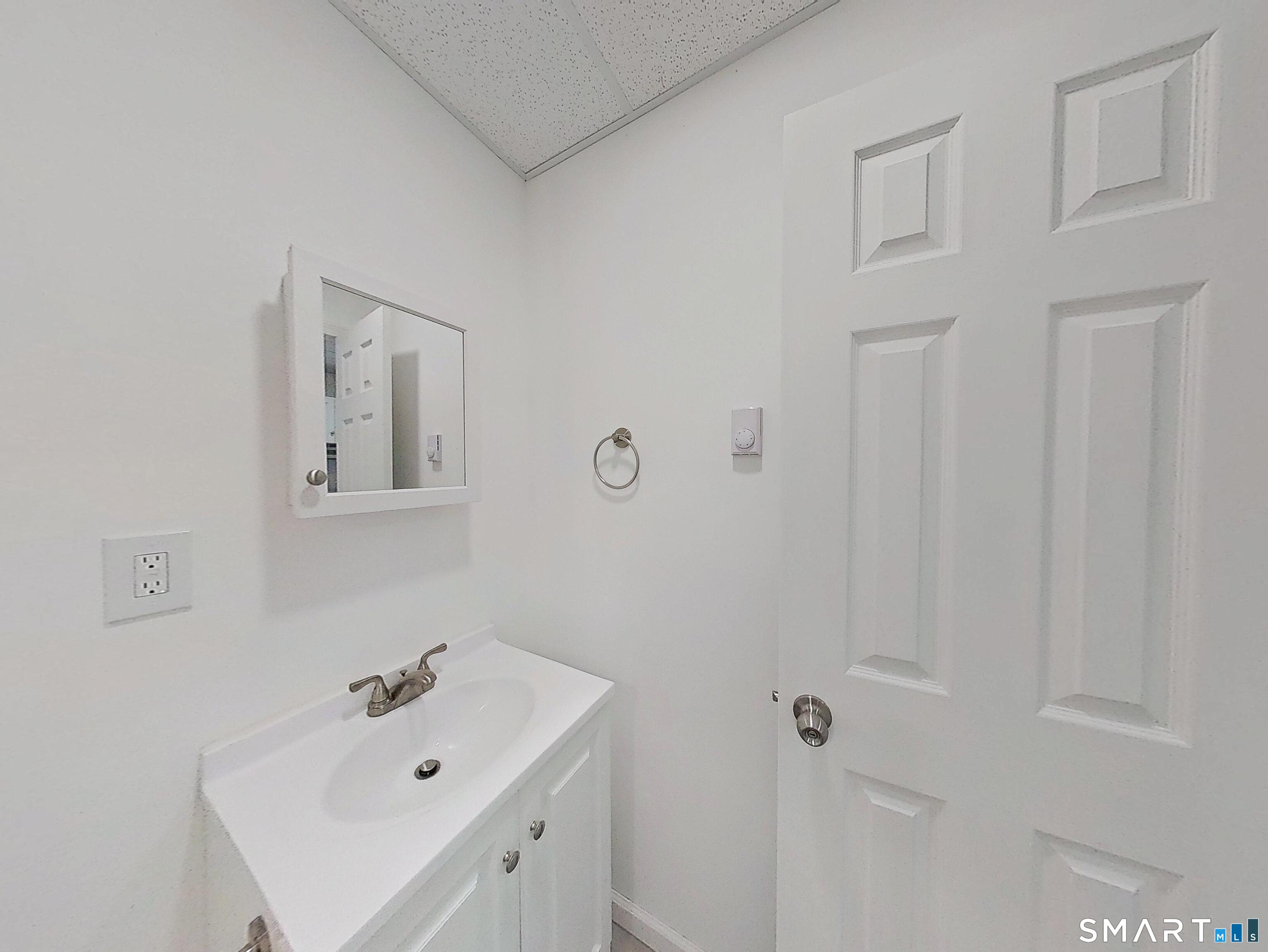 1271 Boston Post Road Old Saybrook, CT 06475 - Photo 11 of 13 Gallery Image 11