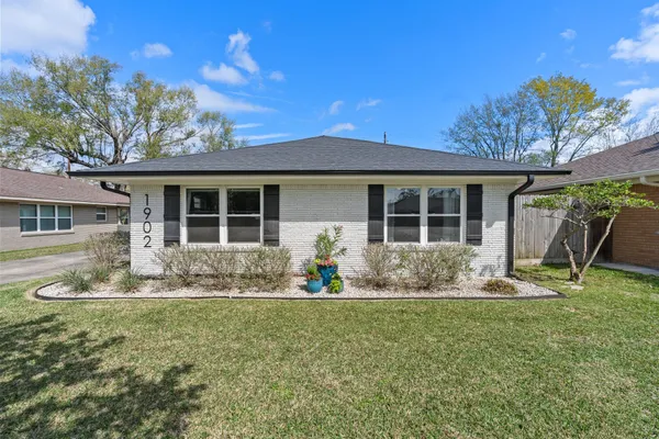 $3,150 | 1902 De Milo Drive, Houston, TX 77018